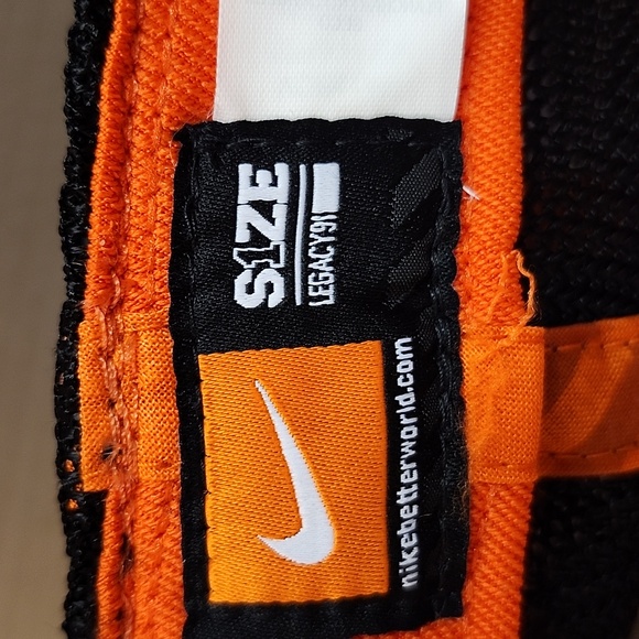 Blue and Black Nike Cap with Flordia Gators Logo - Picture 6 of 6